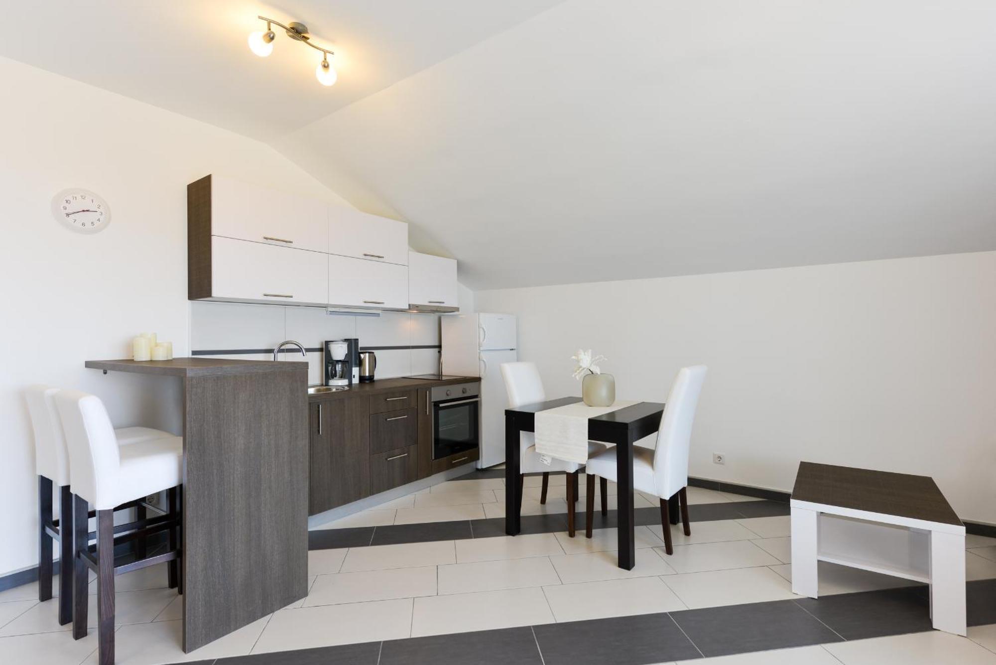 Apartmani Martin Mit Beheiztem Pool With Heated Pool بيبينيا المظهر الخارجي الصورة